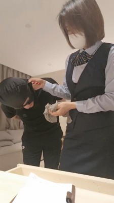 套路直播视频【芊兮殿下】猥琐男经理偷闻丝袜被逮住虐 bf24276-绳艺资料库