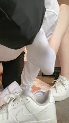 图片[5]-【安主】小白鞋发黄棉袜/晨尿/舔脏鞋底-绳艺资料库