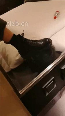 图片[3]-welldoer】舔脏鞋/对鞋磕头/吸食黑棉袜jio-HD绳艺资源网